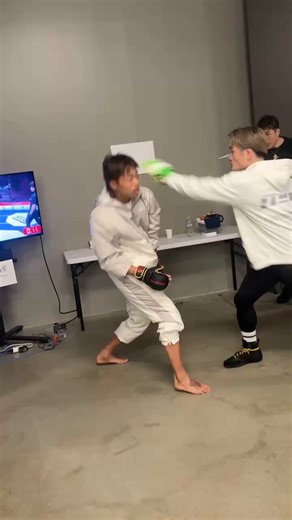 芦澤流星がウォーミングアップいよいよだな！#ブレイキングダウン#朝倉未来