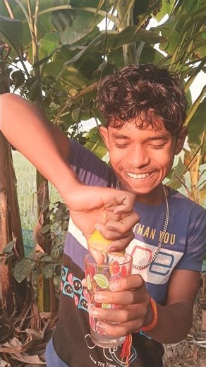 “He Pressed the Lemon Like It Owes Him Money! 🍋😂”