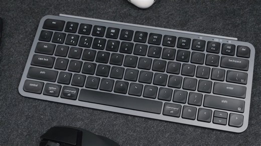 Bàn phím không dây Keychron B1 Pro Ultra-Slim ------- Kết nối: Bluetooth/Wireless/USB Type C Chất liệu khung: ABS & Aluminum Số nút bấm: 77Nút Layout: 75% Tương thích: Windows/MacOS/IOS/Android Thời lượng pin: 800mAh Kích thước : 296 x 130 mm Trọng lượng : 425g --------------- ✅ Phân phối chính hãng tại Nese Mua ngay tại đây: https://s.shopee.vn/1LZuVbPk4f --------------- Thông tin liên hệ: 🏢 Địa chỉ: 175 Nguyễn Thị Minh Khai, Phường Bến Thành, TP.HCM, Việt Nam ☎️ Hotline: 028 3925 0707 #keychr