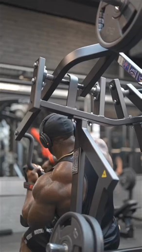 Samson Dauda - Back training tip 💪🏾 full video available now on YouTube @marlenka1 ..@hosstilesupps SAMSON10 for 10% off...#hosstile #hosstilesupps #hosstiletakeover #hosstilebrandwear #thenigerianlion #bodybuilingapparel #ifbb #ifbbpro #npc #bodybuilder #bodybuilding #bodybuildinglifestyle #bodybuildingmotivation #powerlifting #powerlifter #powerbuilding #fitness #fitnessmotivation #workout #gains #bloodshot #motivation | Flex Magazine