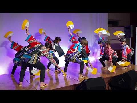 colorful Japanese fan dance