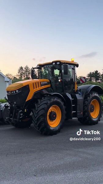 Fastrac 8330 in Action: Power and Performance