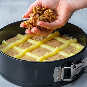 Mélangez le tout et mettez au four. Découvrez le dessert le plus simple qui soit! | Cookrate - France