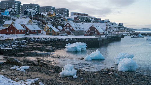 La Première ministre danoise, Mette Frederiksen, affirme qu'une attaque américaine contre le Groenland marquerait la fin de l'alliance militaire de l'OTAN. Elle a réitéré que le Groenland ne souhaitait pas faire partie des États-Unis. #LeJournal (Photo : VCG) | CGTN Français