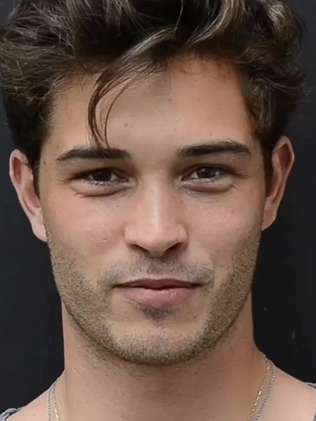 Chico Lachowski: Model Profile Highlights