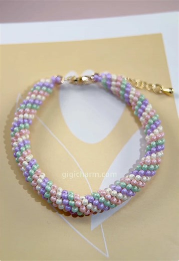 Create a 4-Color Rotating Bead Bracelet Tutorial