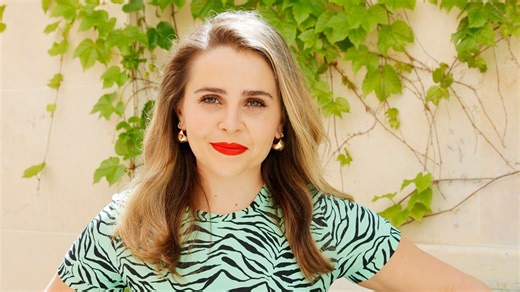 494K views · 2.9K reactions | Six months after Mae Whitman announced the birth of her son Miles, the father of her child has been revealed by her 'Parenthood' costar Lauren Graham. bit.ly/3FkJ5pc | E! News | Facebook