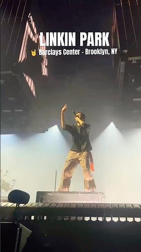 ‪@LinkinPark‬’s “Papercut” live in Brooklyn at night 1 of From Zero World Tour 🤘