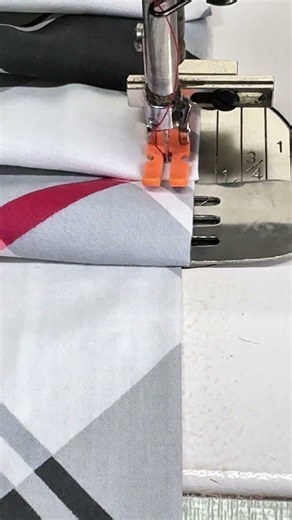DIY Sewing Tip: How to Make Uniform Pleats Using a Fork #sewinghacks #sewing #diy
