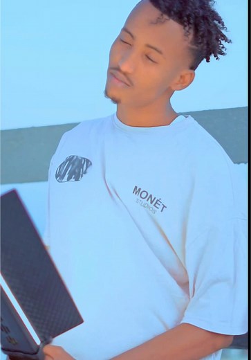 2025. Maxaa kuula yaab badnaay. 🎥@TiTANIC STDIO1 #only_____zool #wll____zoola #z__sh #🏞️