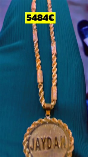 ‼️ Alleen op bestelling ‼️ Model- taratey buis🔥 Gewicht Ketting - 35 gram /18 kr Hanger - 20gram /18kr Contact nummer📞 5978245714/8176824 •Khalifasjuwels💫 📍Bierdjoeweg# unit2 Uitleg:Hoek indiragandhiweg /Bierdjoeweg Overkant golf club 🕘Openingstijden : Ma-Vrij 9:00 am - 17:00 pm Zaterdag: 9:00 am - 13:00 pm ✨Voor het vervaardigen, repareren , wassen & smelten van al uw sieraden bent u bij ons terecht✨