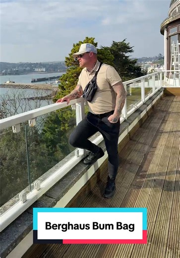 Berghaus Unisex Carryall Bum Bag Review