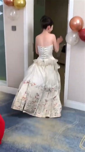 The “bride-snatching” tradition in Chinese weddings #wedding #shorts #funny #cute