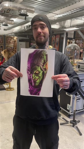 Green Goblin unleashed 💚🕷️ Kicking off a full colour Marvel leg sleeve with this Green Goblin tattoo by Dominik. This is just the beginning! Villains, heroes, and full comic chaos loading 🔥 Marvel fans, tattoo lovers… this one’s for you. #MarvelTattoo #MarvelLegSleeve #ComicTattoo