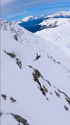 Martin Bender sending a Cork 7 on the Bec des Rosses 🥵 #YETIXtremeVerbier #FWT