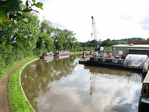 Worcester and Birmingham Canal Walking Route