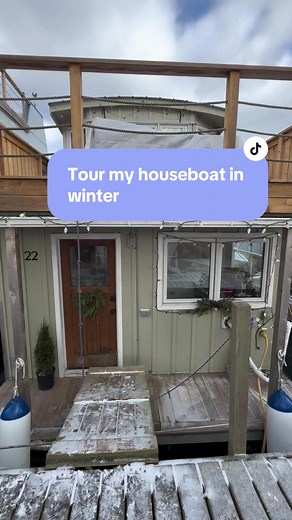 Join me on a little walk through of the ground floor of my houseboat! #houseboatlife #tinyhometour #houseboattour #yachttour #houseboat #torontohomes