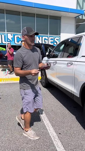 13M views · 10K reactions | Hand painted pinstriping | Str8lines | Facebook