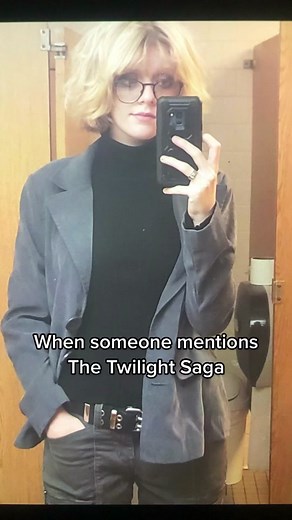 #CapCut dont play with me, i know too much #fyp #alttiktok #twilght #thetwilightsaga #twilightsaga #twilighttiktok #sheldon #sheldoncooper