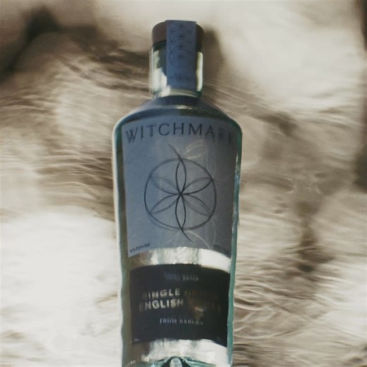 ✨ One of England’s largest whisky distilleries is now open in Wiltshire! Situated on the Fonthill Estate near Tisbury, we’re offering early bird tours to the local community at just £15. Gift cards available. Discover our Grade II listed barn and learn about our whisky-making process, using barley from the fields surrounding us, and pure limestone-filtered water from under our feet. Take a tour with our expert guide, then try a selection of our new make, gins and vodka during a guided tasting 🥃