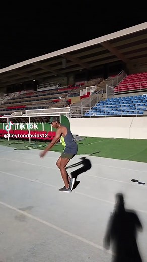 ‏trying the griddy😭🤣🔥