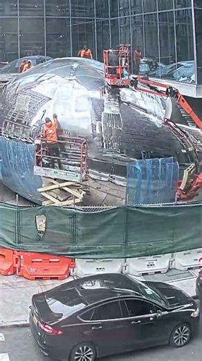 Construction of a Sculptural Building