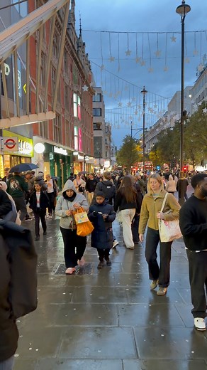 30K views · 1.9K reactions | London Shopping Street | Oxford Street London | We Love London | Facebook
