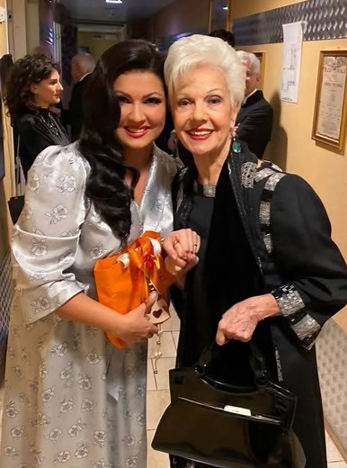 76K views · 2.3K reactions | Puccini 100... due grandi Tosche: Raina e Anna... #puccini100 #giacomopuccini #tosca #twogreatdivas #rainakabaivanska #AnnaNetrebko #soprano #sopranovoice #sopranolife #Enjoyopera #enjoymusic #vivapuccini #pucciniforever | Alberto Paloscia | Facebook