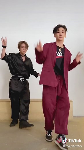 #VERIVERY ついに日本デビュー！#ヨンホ #YEONHO #ホヨン #HOYOUNG デビューシングルのリード曲「Undercover(Japanese ver.)」先行配信&MV公開中♪ #베리베리 #ベリベリ #Undercover #UndercoverChallenge