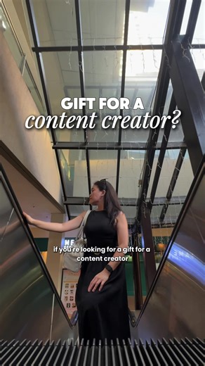 For shy creators, sneaky content shoots are everything—ergo, this phone stand is our new bestie. 🤭🙈 #contentcreator #phonestand #giftideas