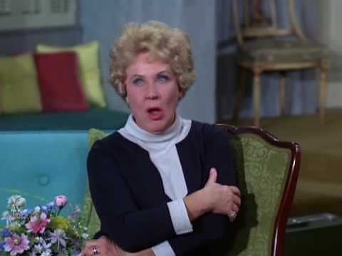 The Lucy Show S06E16 Lucy and Viv Reminisce