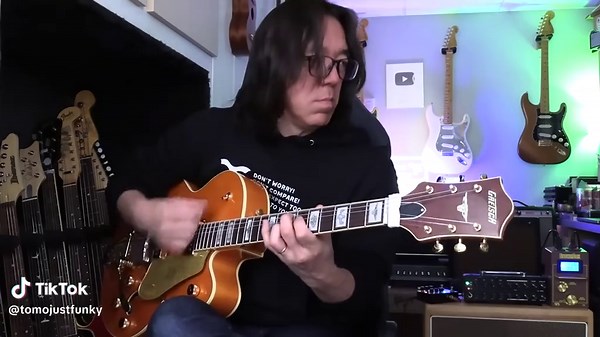 Funky rhythm guitar! Left hand muting technique 🦑🥂🔑🎸 #gretsch #gretschguitars #guitar #funkguitar