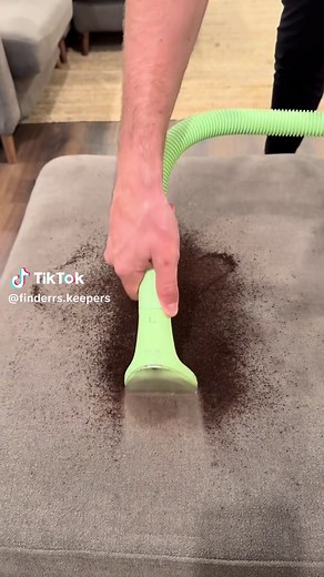 Why spend $200 when you can spend $89??? #bissell #littlegreenmachine #vacuum #tiktokshop #tiktokmademebuyit