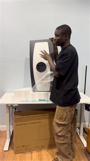 Samtop Gadgets on Instagram: "Redmi 34” Curved Gaming Monitor (2026) Available at Samtop Gadgets for ₦600,000 •34” Ultrawide (21:9) •WQHD 3440 × 1440 resolution •180Hz refresh rate •1ms response time •1500R curved VA panel •HDR10 support •FreeSync & G-SYNC compatible •HDMI & DisplayPort What’s new vs old model: 💡 Better color & panel tuning (e.g., wider gamut & higher brightness) •🆕 Newer 2026 chipset and calibration •Still 180Hz refresh, but newer model HDR performance and eye comfort up Perf