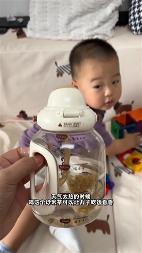 1.6K views · 63 reactions | 看他吃饭也太有食欲了吧#吃饭喷喷香#萌娃日常 #人类可爱幼崽 #吃货小宝宝｜Little Foodie Baby #fblifestyle | 吃货小宝宝｜Little Foodie Baby | Facebook