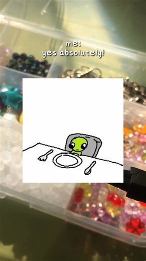 𝚜𝚞𝚖 𝚋𝚞𝚐 𝚜𝚑𝚘𝚙 🪲 on Instagram: "Custom alien keychain 💚 - you can get your own custom piece on my website! - - - - - #custommade #storytime #silly #meme #cuteaccessories"