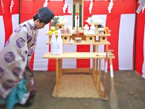 地鎮祭とは？家の工事に先立って行う儀式の意味や経費、流れや日取り [注文住宅] All About
