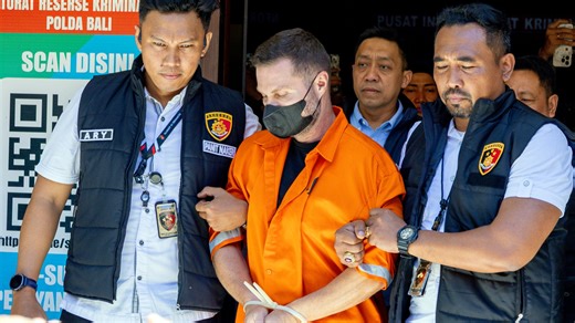 Cops probing 'the banker' who ties Lyons mob to Kinahans hunt new suspects