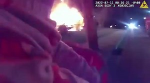 👉This video is from July 2022, but deserves another mention👈 25 year old pizza delivery driver Nick Bostic rescues 5 children from burning Lafayette, Indiana house in July 2022. This is the bodycam footage from the scene. Mr Bostic ran into the burning dwelling, rescued 4 children and upon learning there was one more child inside, ran back inside. After finding the child, he jumped with the child from the 2nd story, suffering serious injuries in the process. Full Story; https://abc13.com/pizza