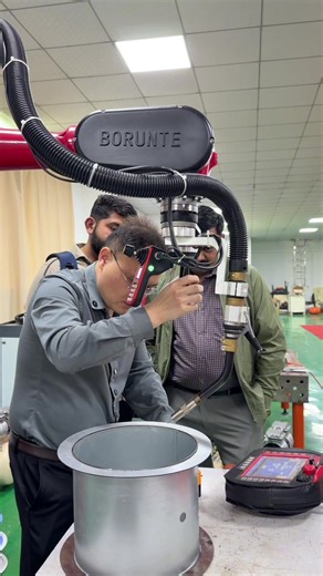 Exploring the Benefits of Welding Robots