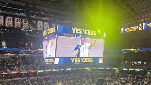 #Pacers star Tyrese Haliburton addresses the crowd before the season finale:“You guys are the best fans in the world. … Don’t get used to the Pacers not playing in April, May and June.” | Haliburton did not play this year due to a torn right Achilles. | @TheAthleticNBA