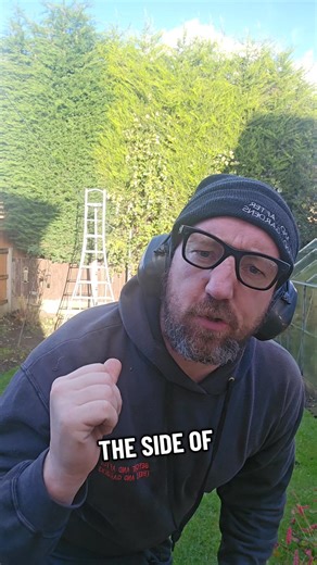 1.8K views · 47 reactions | The neighbours will never come round on any of my jobs and trim their hedge, you've gotta do it yourself, i wonder if they want the waste back #gardentok #gardening #garden #nature #gardenlife | Kieron Calderbank | Facebook