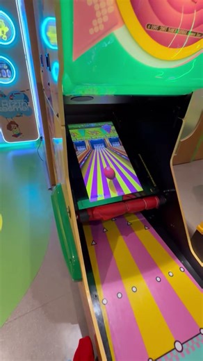 Ortalayarak at annecim 😅 #yarenelif #keşfet #shorts #baby #yaren #elif #bowling #bovling #funny