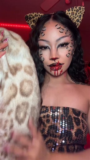 𝐀𝐧𝐠𝐞𝐥𝐚 𝐌𝐚𝐞 on Instagram: "Leopard makeup🐆🩸 #halloweenmakeup #halloweencostume #leopardmakeup #grwm #makeuptutorial #makeup #beauty #makeuptips #makeuphacks #makeuptrend #love #explore #reels #explorepage #viral"