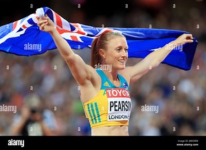 Australia's Sally Pearson celebrates taking gold in the Women's 100m Hurdles Final during day nine of the 2017 IAAF World Championships at the London Stadium. PRESS ASSOCIATION Photo. Picture date: Saturday August 12, 2017. See PA story Athletics World. Photo credit should read: Adam Davy/PA Wire. RESTRICTIONS: Editorial use only. No transmission of sound or moving images and no video simulation Stock Photo - Alamy