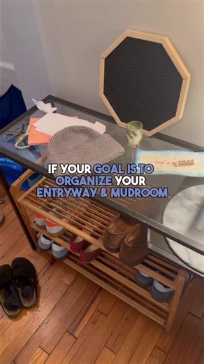Kate Pawlowski & Ann Lightfoot - Organizing Experts on Instagram: "The 5 Day Entryway Reset Each day, you’ll complete one simple task. By the end of the week, your entryway will be more organized, functional and welcoming. ➢ Day 1: Clear The Clutter ✔ Get rid of everything that’s landed in your entryway but that doesn’t belong there. ✔ Put those items back to their proper homes instead of letting them pile up. ✔ Give surfaces a quick wipe and run the vacuum for a fresh start. ➢ Day 2: Streamline