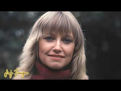 Judy Finnigan🔥 Stockings, Pantyhose, Tights, Bikini, Nylon, Lingerie, Bodysuit, Mini Skirt