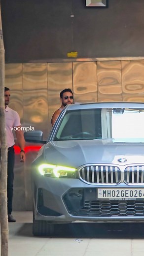 no sundays off from pumpin’ iron eh 💪 tiger shroff seen heading out of the gym | Voompla