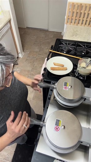 Me llegó la súper máquina 3000#love #fyp #3000 #marquesitas | vending machine of love