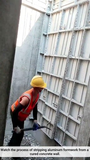 Removing Aluminum Formwork from Concrete Walls